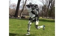 波士顿机器人展现逆天神技 各种操作令人惊讶